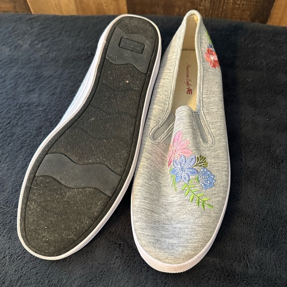 American Eagle shoes - Picture 2 of 2